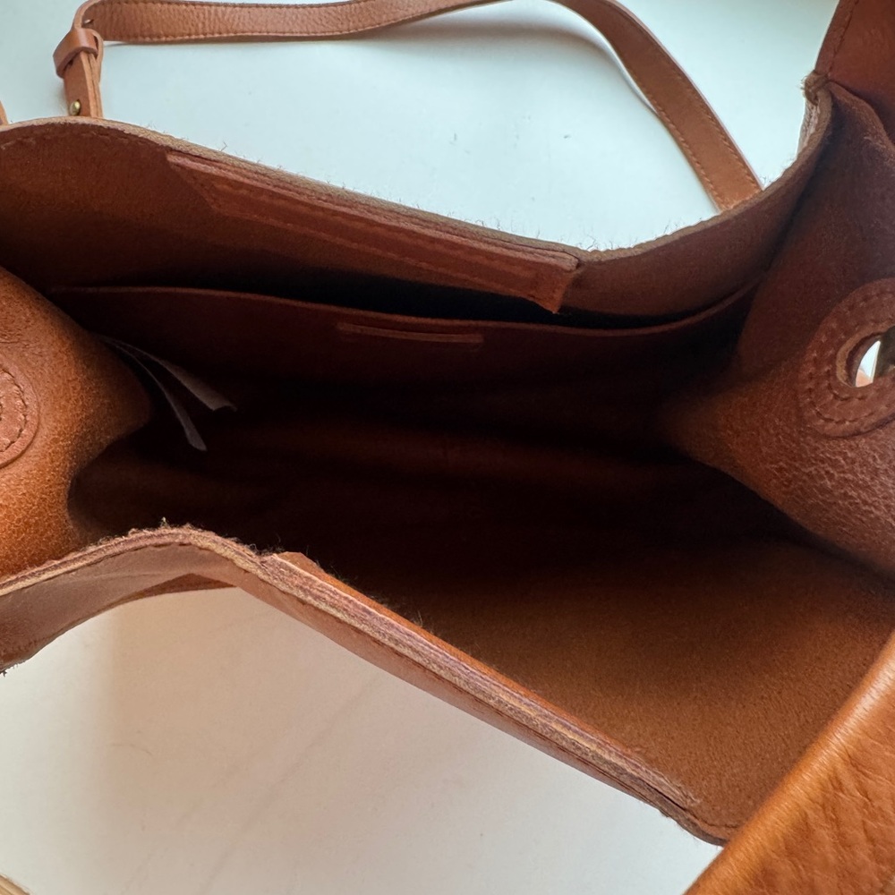 Madewell Sydney Leather Crossbody Bag - Picture 7 of 12